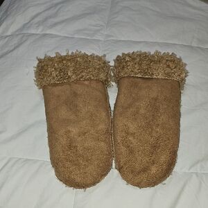 EARTHBOUND Trading Conpany. O/S Fits Most! Fuzzy Lined Mittens!! Comfy